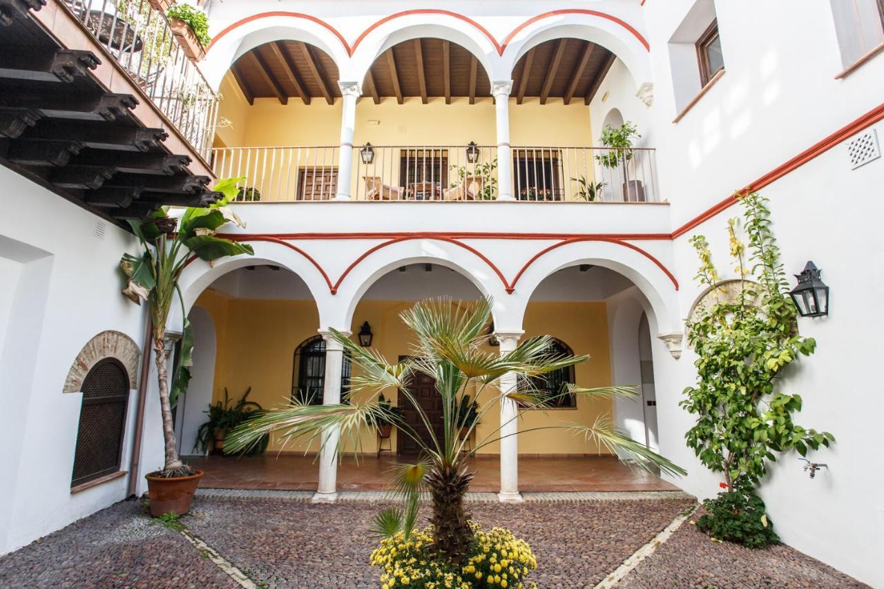 Apartamentos Los Patios De La Juderia Cordoba Luaran gambar