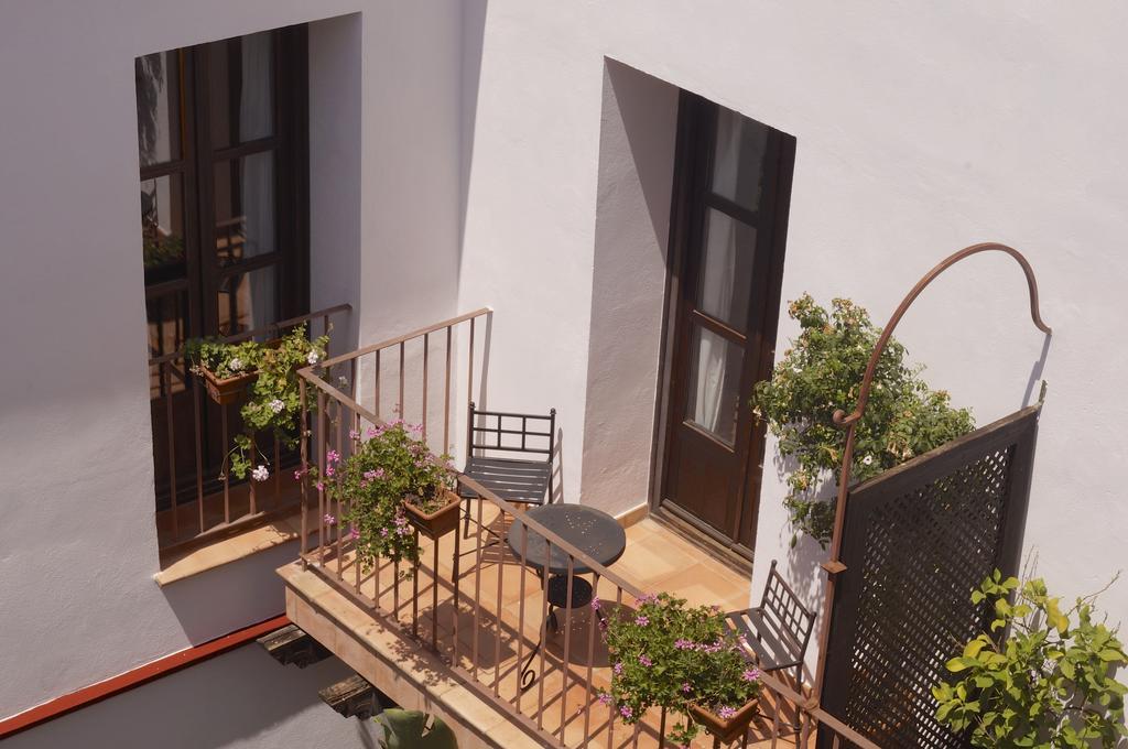 Apartamentos Los Patios De La Juderia Cordoba Luaran gambar